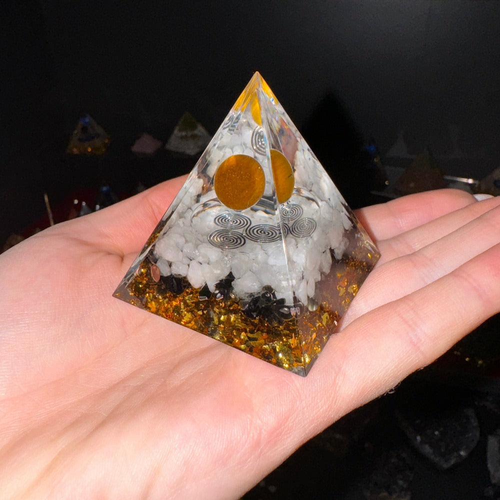Orgonīts - piramīda B016